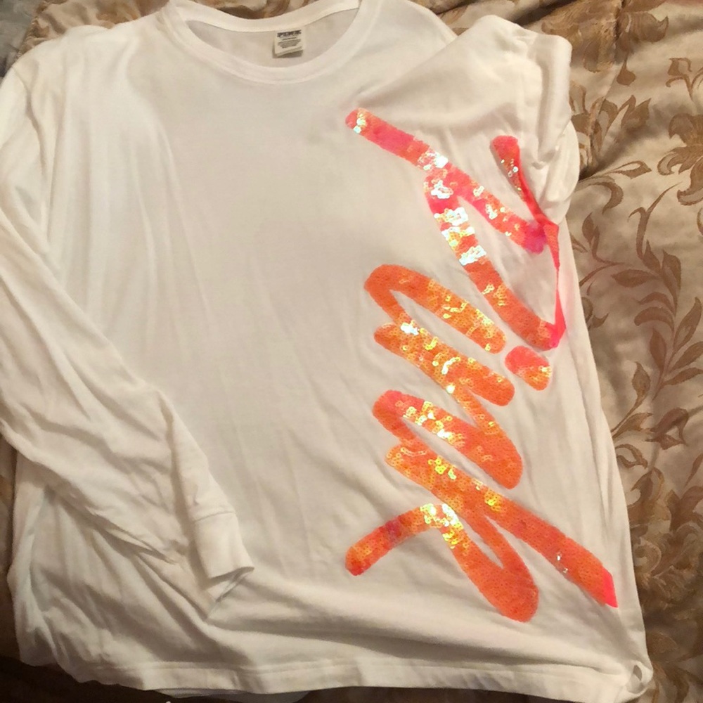 Long sleeve tee shirt